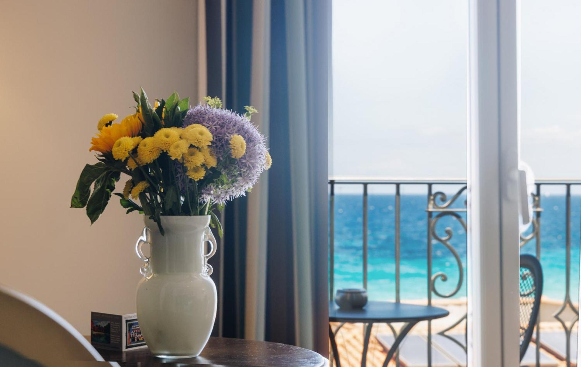 Hotel Liberata & Spa LʼÎle-Rousse 객실 사진