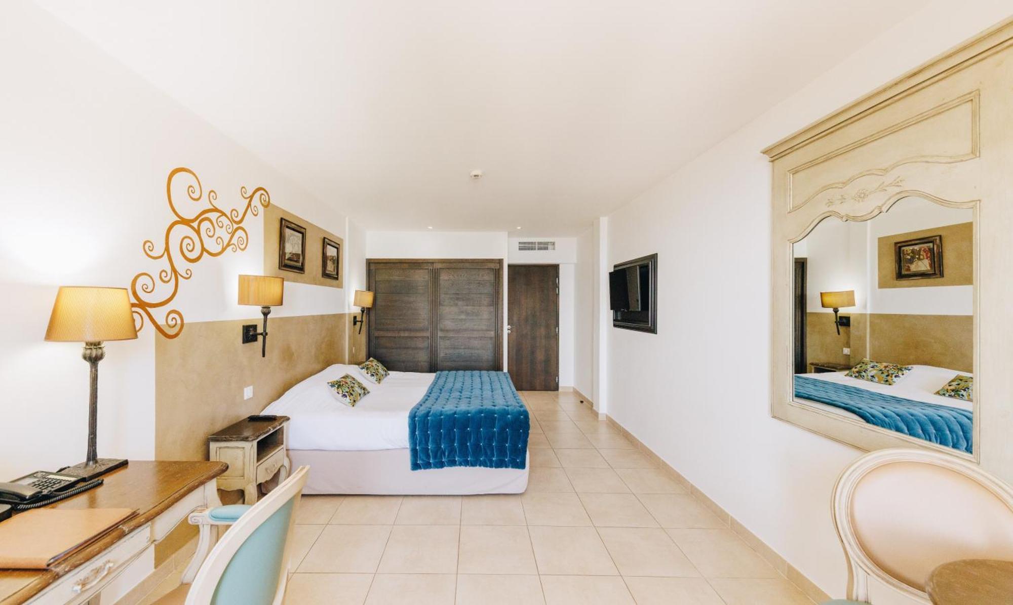 Hotel Liberata & Spa LʼÎle-Rousse 객실 사진