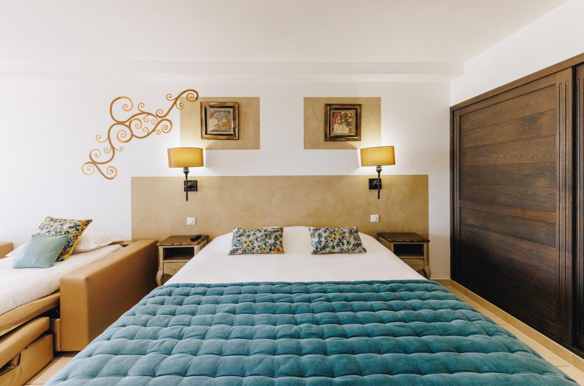 Hotel Liberata & Spa LʼÎle-Rousse 객실 사진