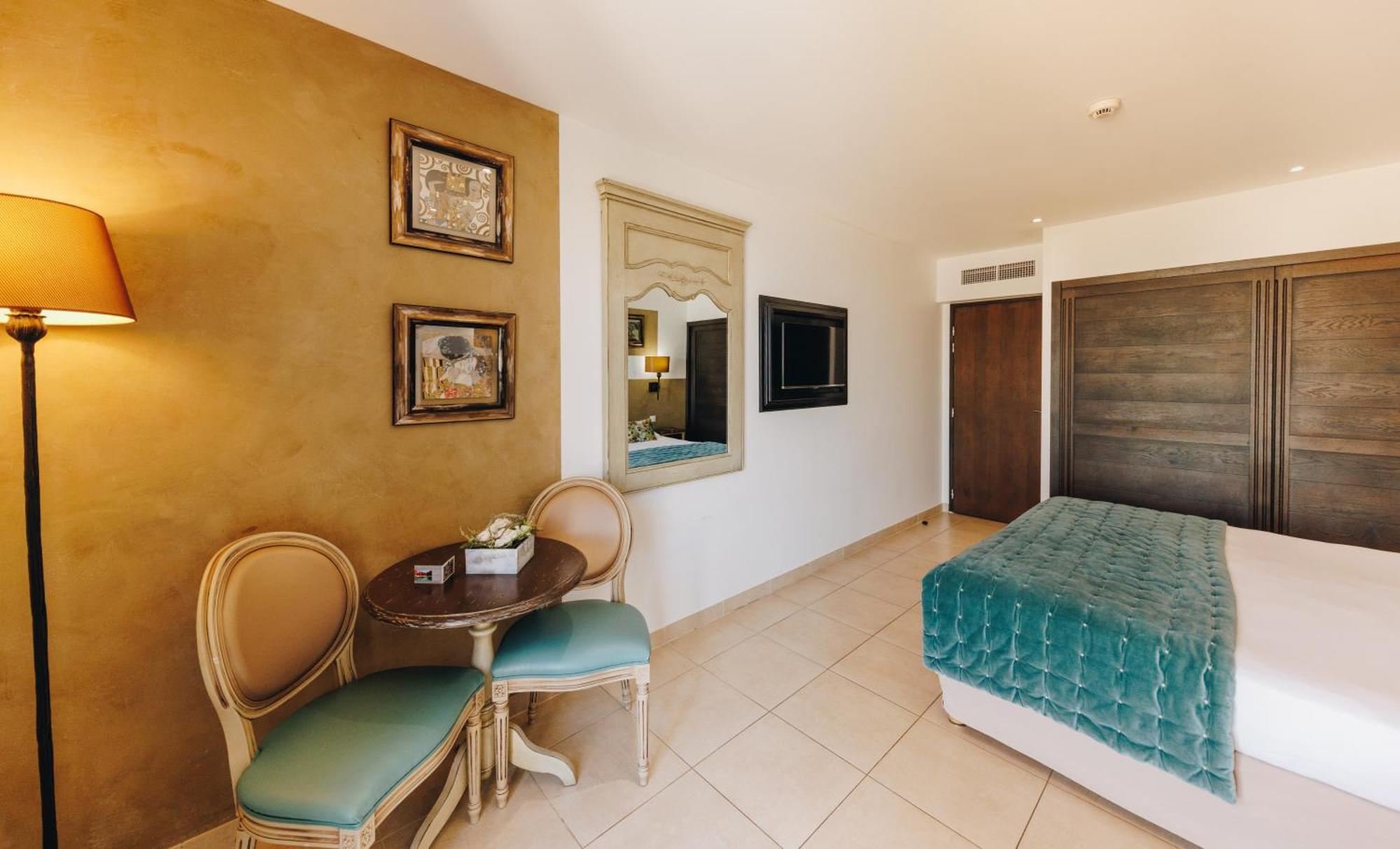 Hotel Liberata & Spa LʼÎle-Rousse 객실 사진