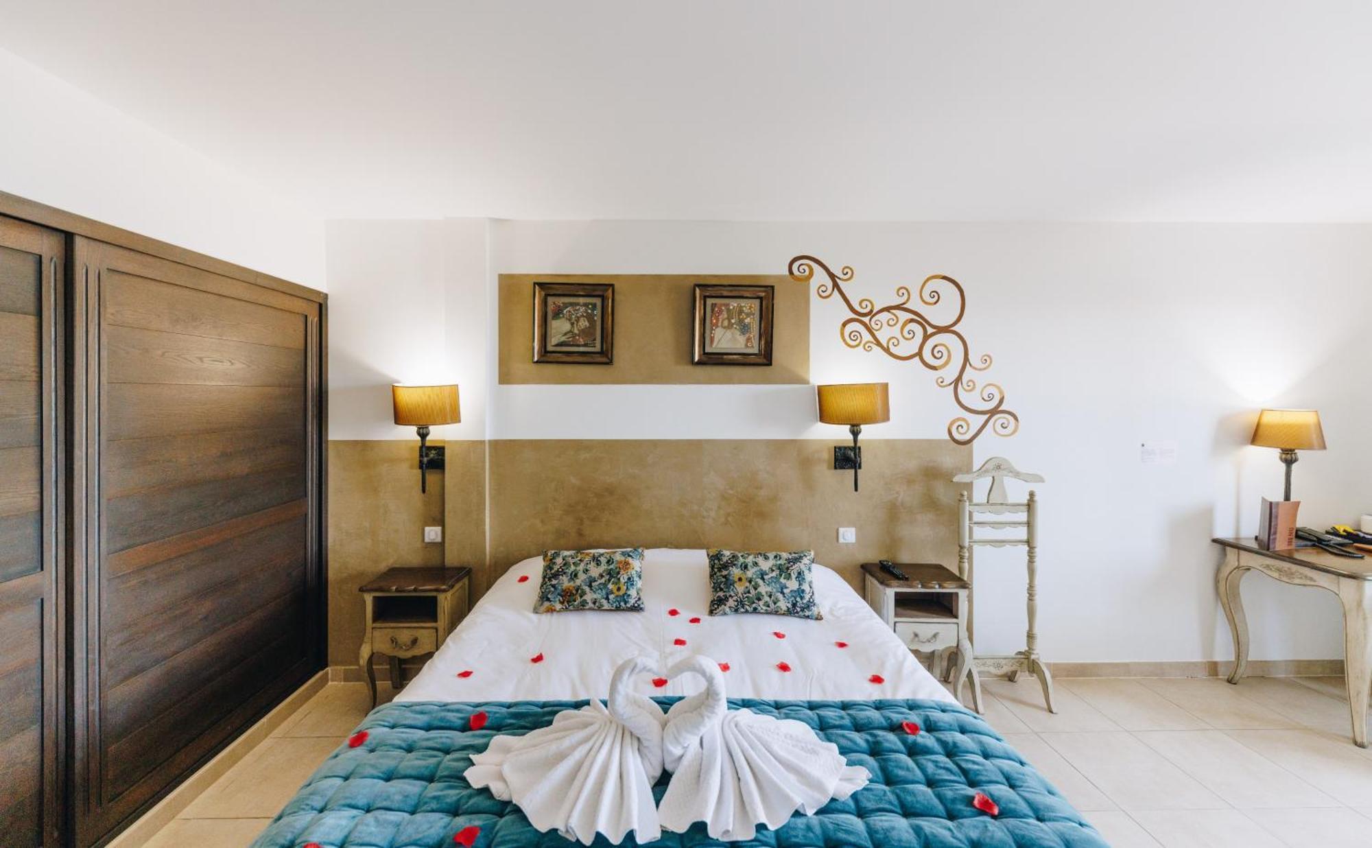 Hotel Liberata & Spa LʼÎle-Rousse 객실 사진